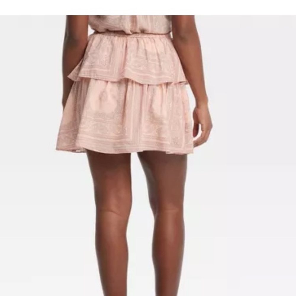 Women's Mini Ruffle Skirt - Universal
Thread™ 🆕 - Picture 2 of 8